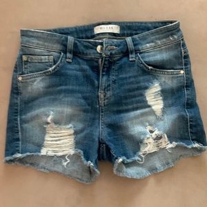 Guess cut off jean shorts size 25